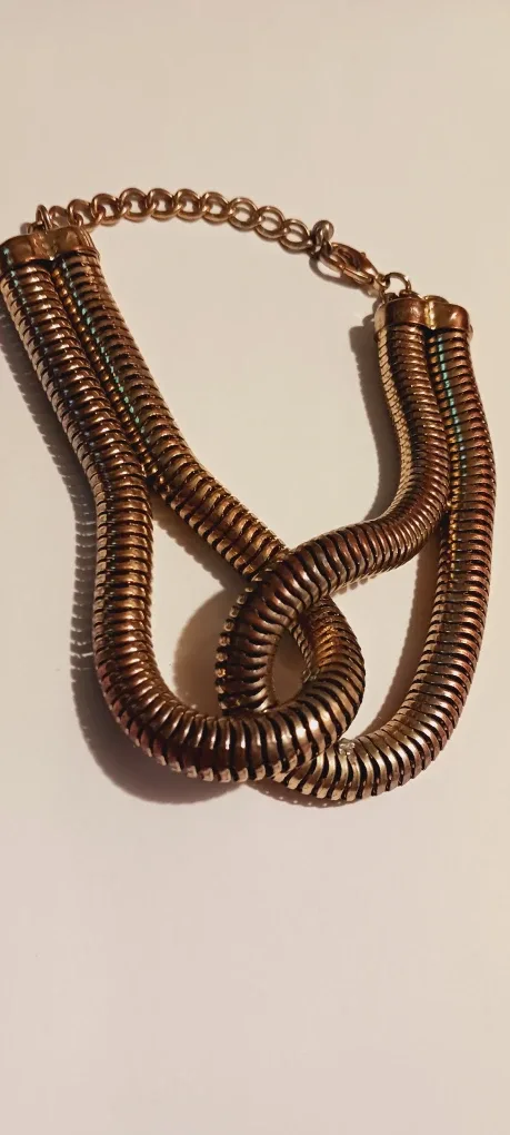 Gold Tone Snake Chain Bracelet image indicator(4)