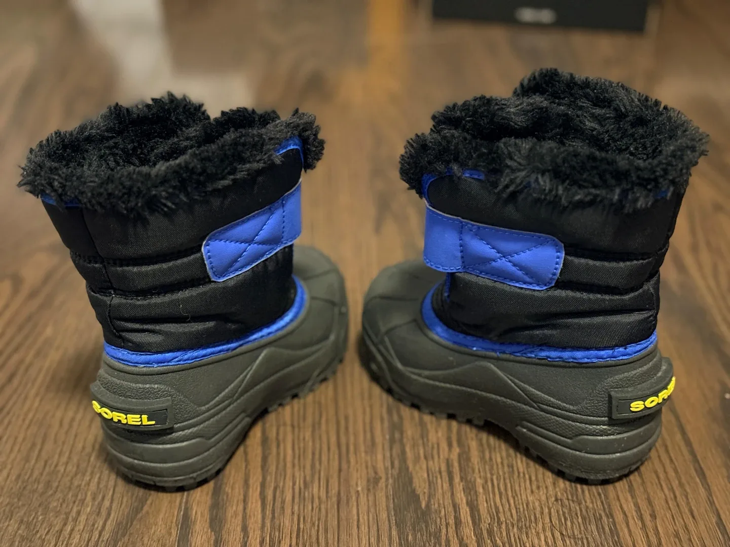 Sorel Kids' Snow Commander Boots - Black/Blue (wore twice only) image indicator(3)