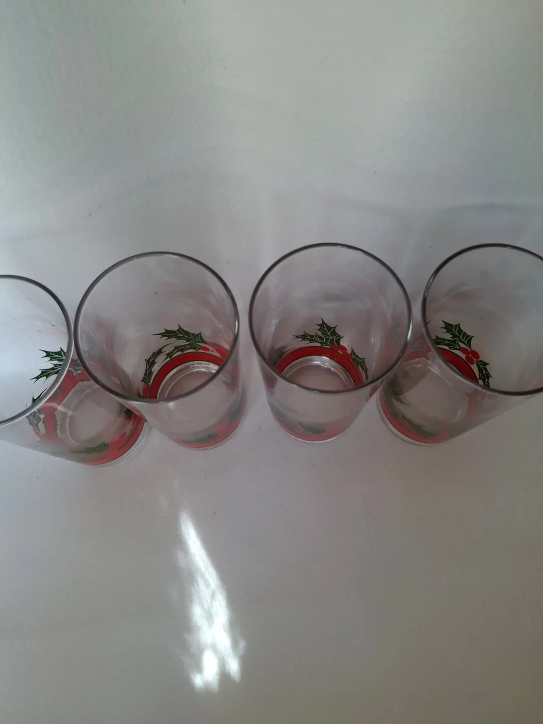 Set of 4 Holiday Holly Glasses image indicator(5)