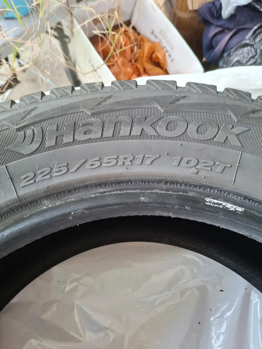 Hankook Winter i*Pike RW11 Tire 225/65R17 image indicator(2)