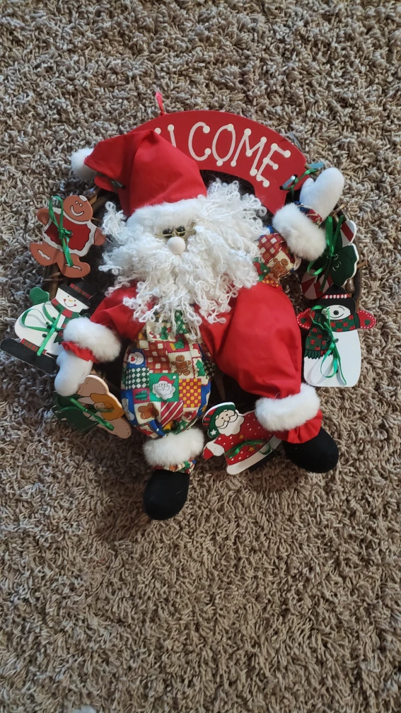 2 Teardrop Swags and 3-13,11,18 in round Christmas Wreaths - photo 5
