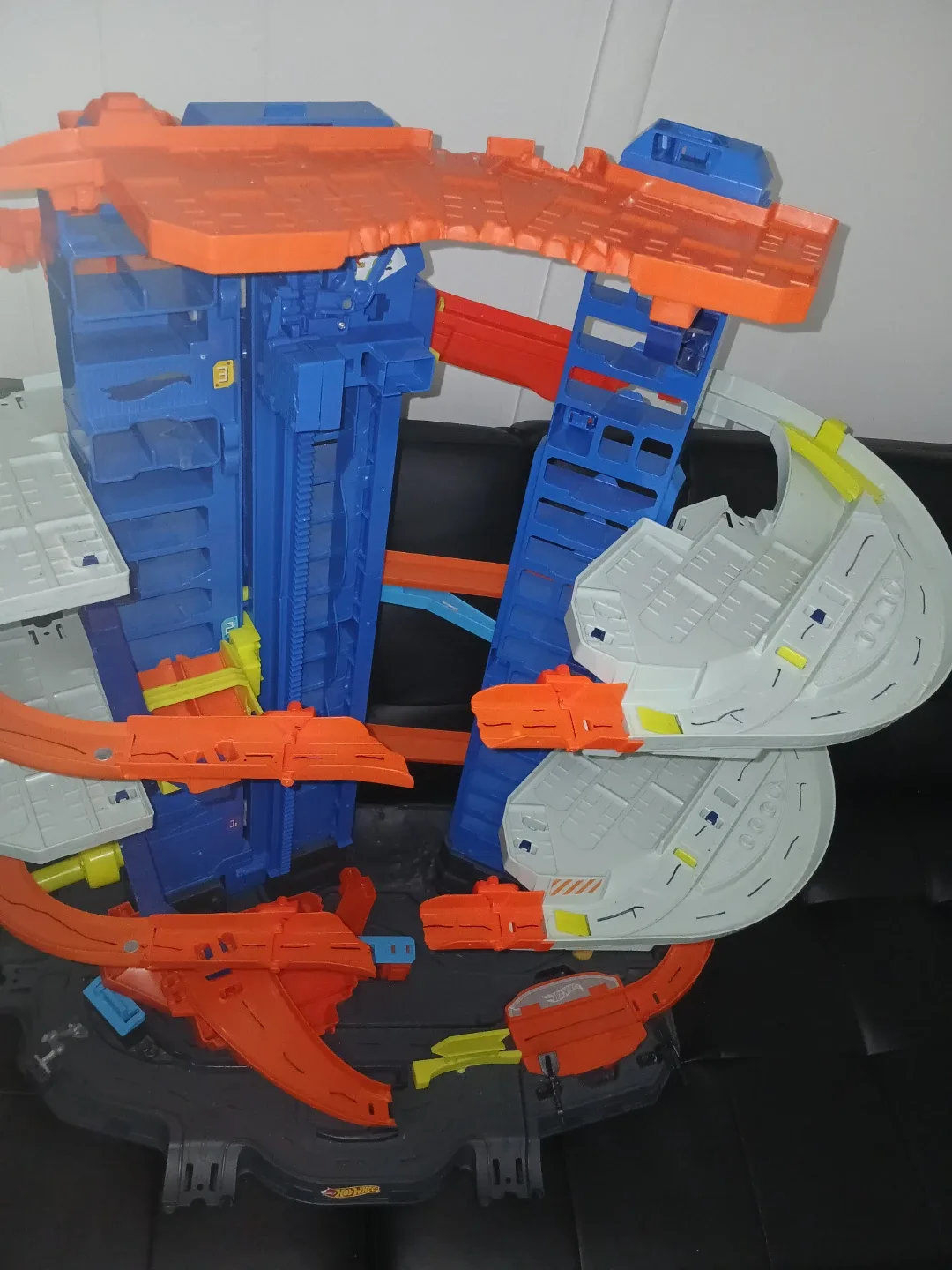 Hot Wheels Ultimate Garage Playset image indicator(3)