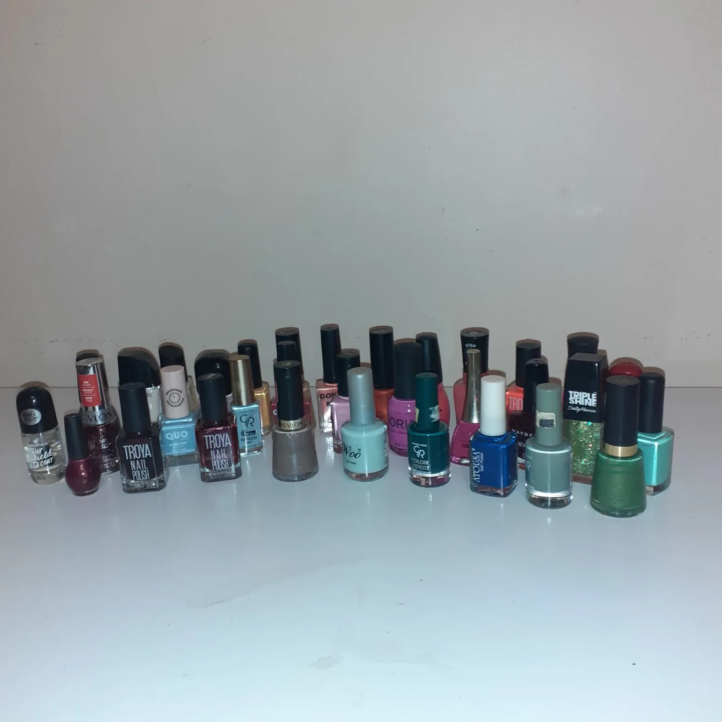 Mixed Lot of Nail Polish image indicator(2)