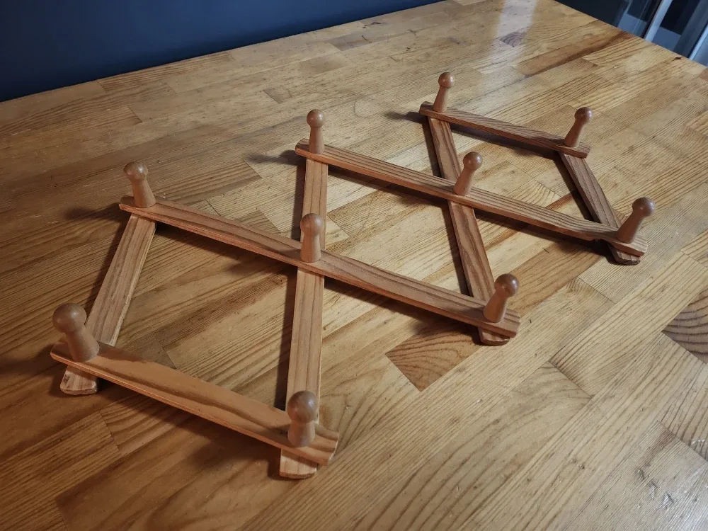 Wooden Accordion Peg Rack image indicator(3)