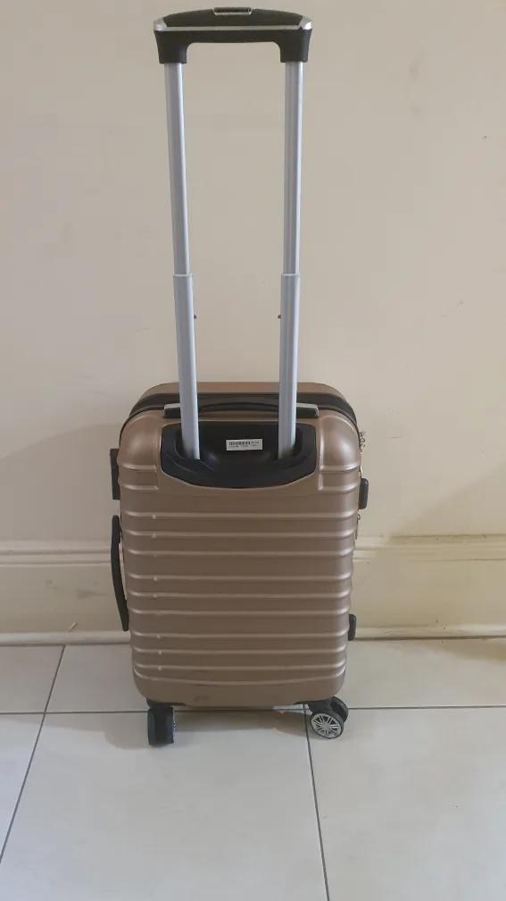 Carry-On spinner suitcase image indicator(2)