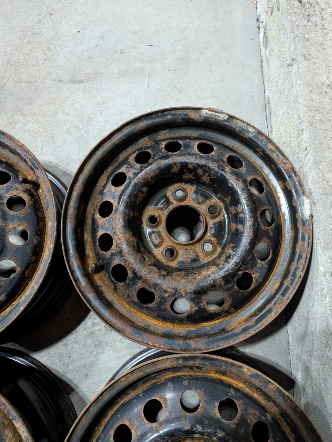 (4)-15 Inch Steel Rims 5x114.3 Off 2015 Hyundai Elantra - photo 5