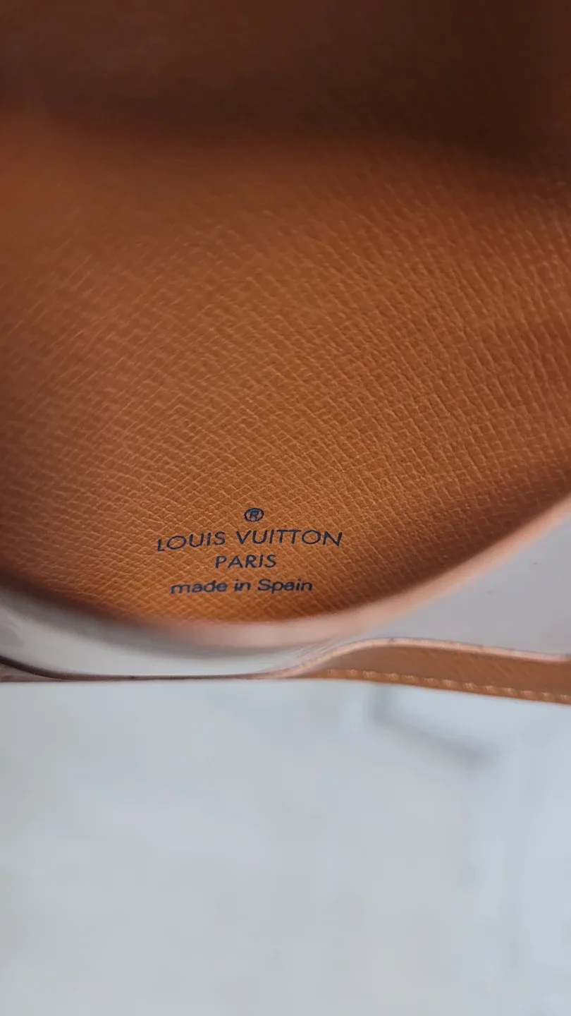Authentic Louis Vuitton image indicator(8)