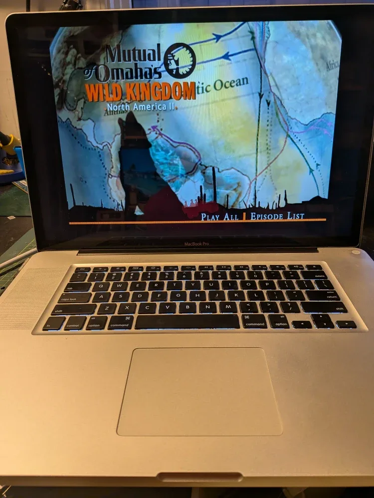 17 inch MacBook Pro - 500GB, DVD drive image indicator(3)