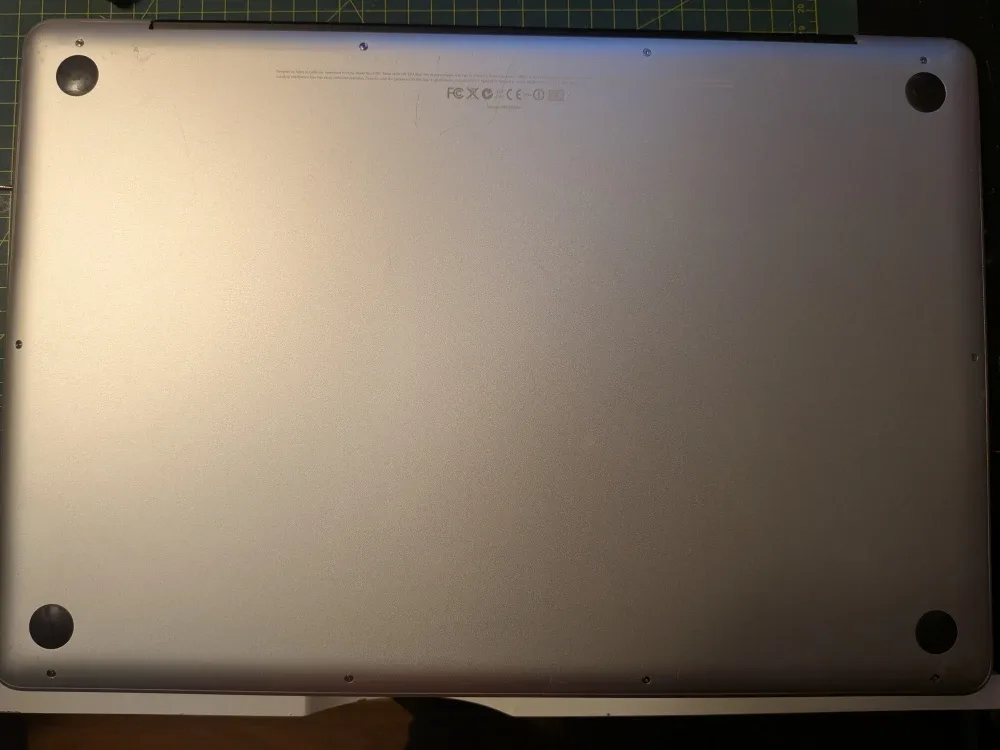 17 inch MacBook Pro - 500GB, DVD drive image indicator(4)