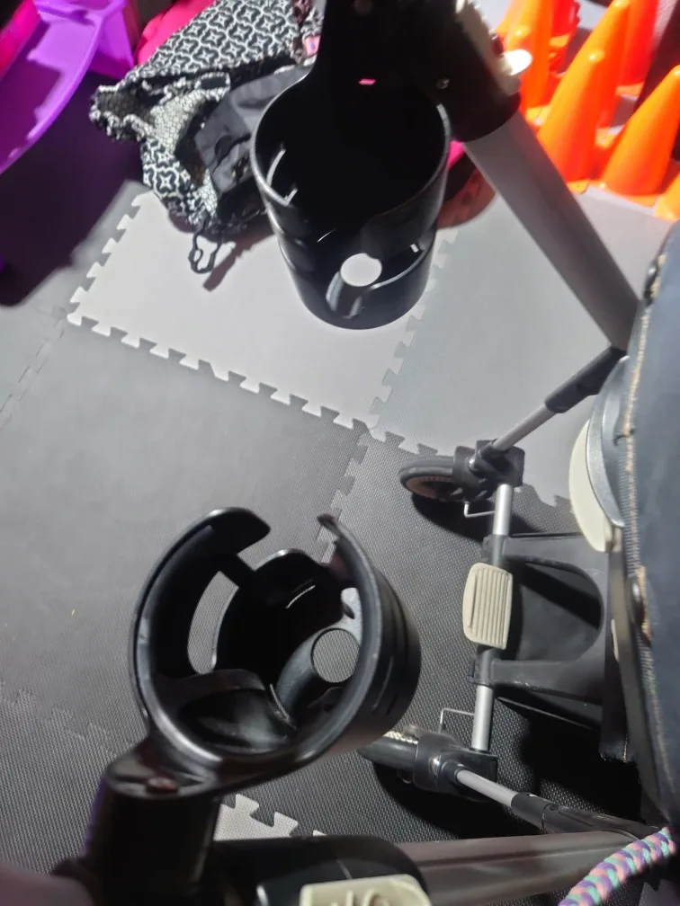 Bugaboo Stroller with Adapter, Footmuff & Cup Holder image indicator(3)