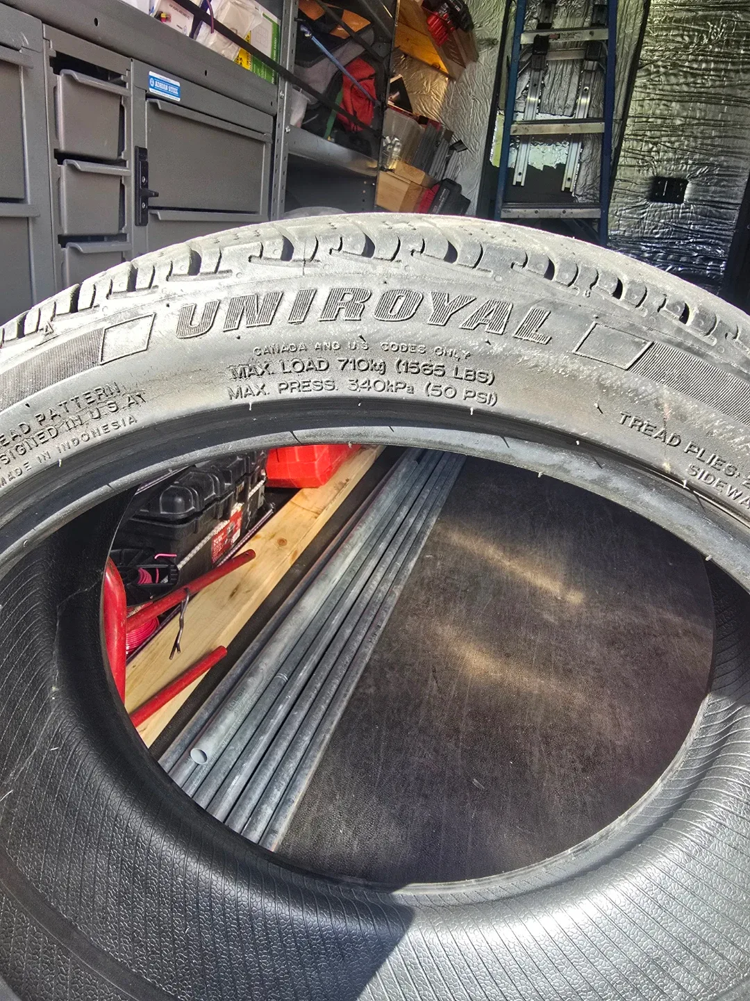 Uniroyal Tire - 235/40R19 image indicator(3)