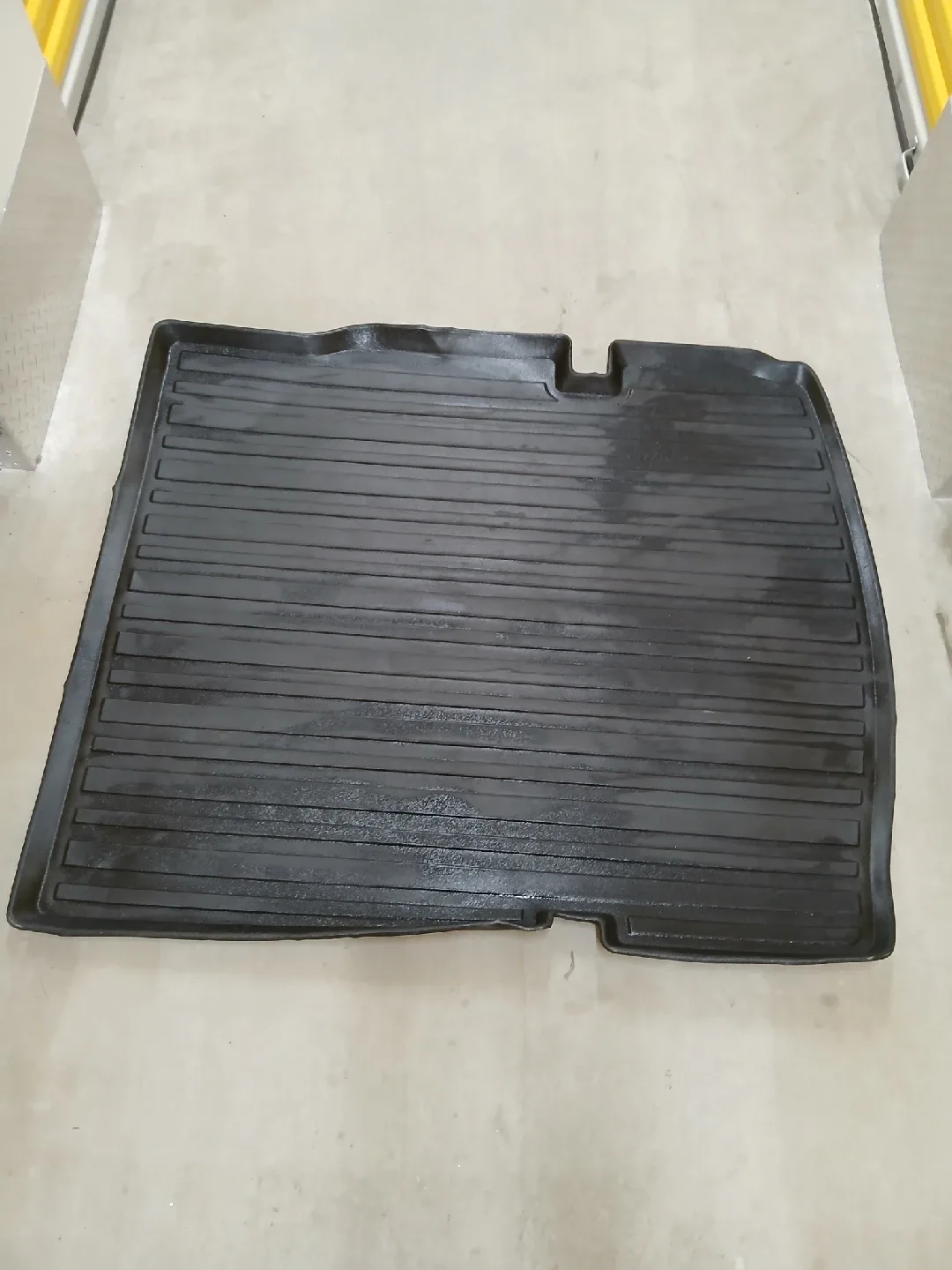 Dodge Durango Cargo Cover + Trunk Mat image indicator(3)