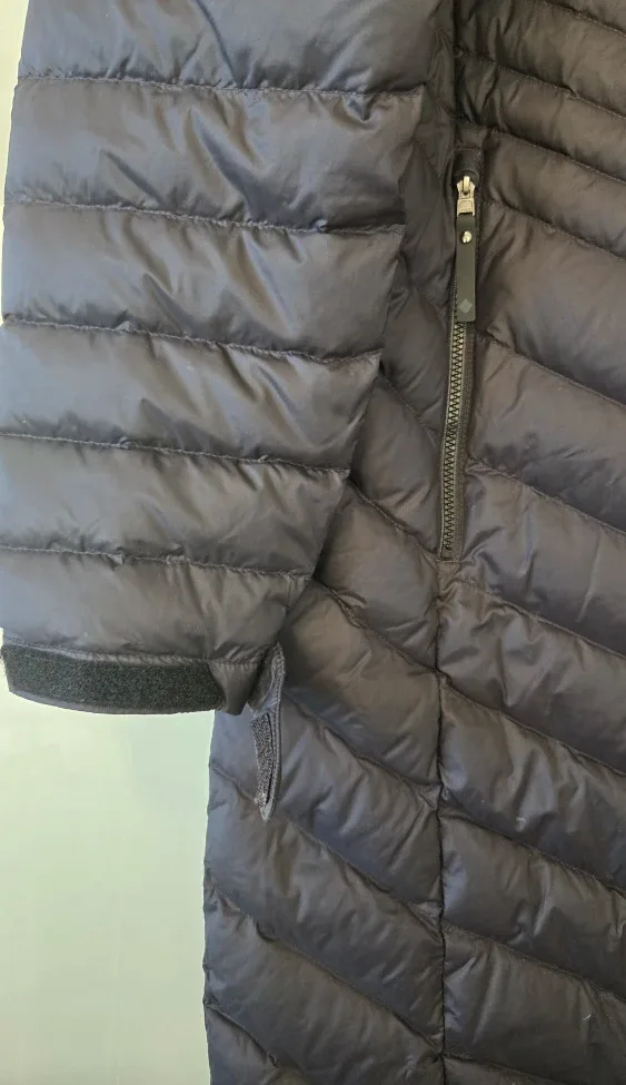 Columbia Puffer Coat - Size M image indicator(6)