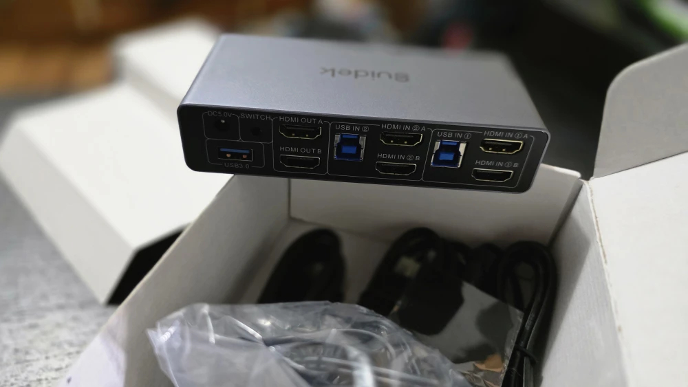 Suidek HDMI KVM Switch Dual, Controller & 2 USB Cables - New - photo 3