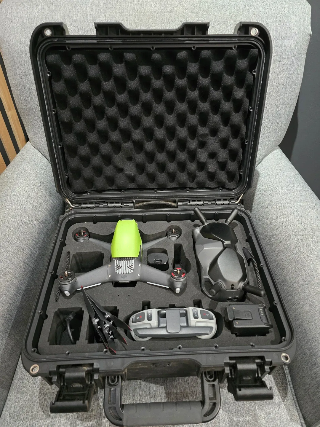DJI FPV Drone with Case thumbnail