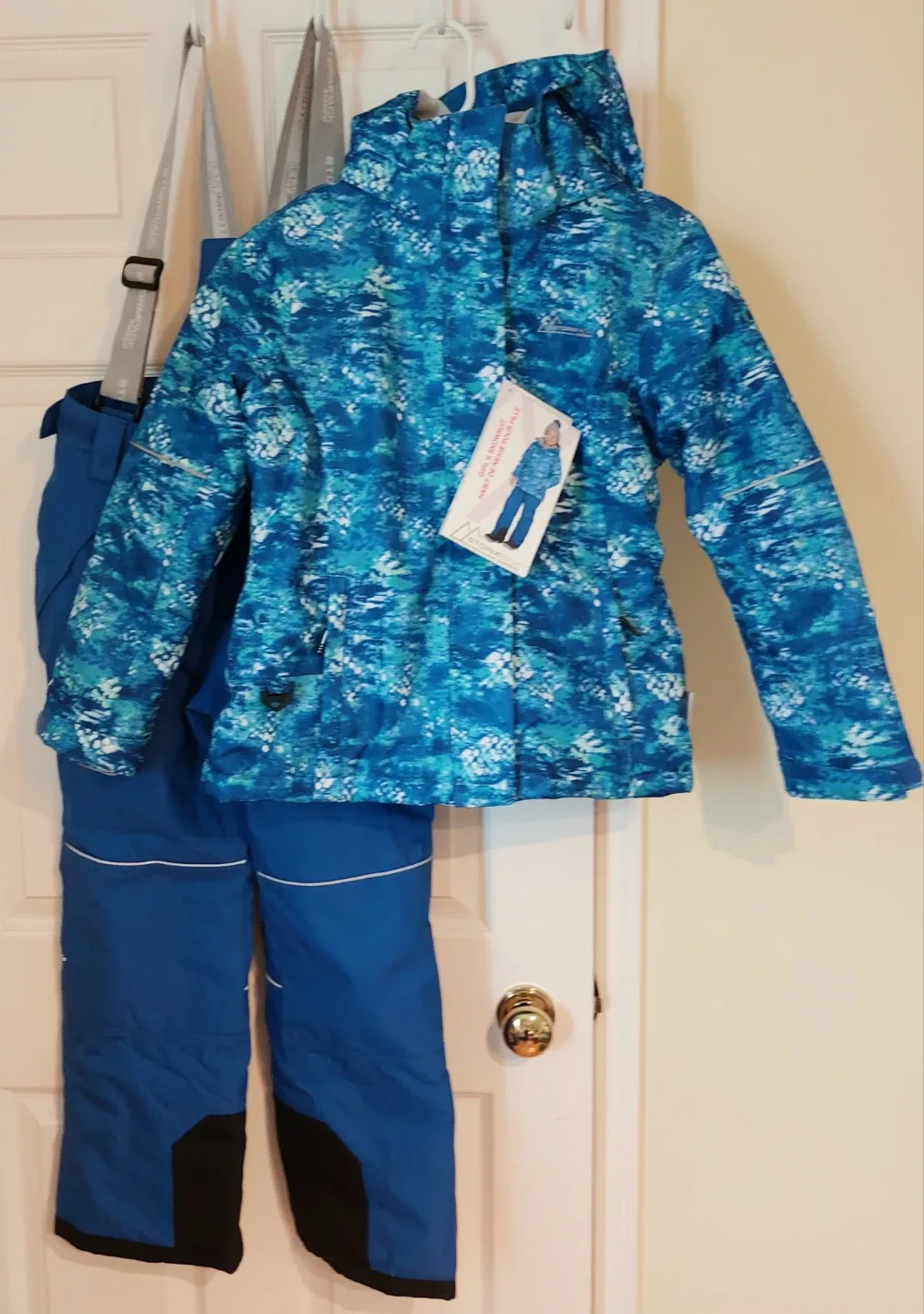 BNWT Stormpack Girl's Snowsuit - Size 10 image indicator(2)