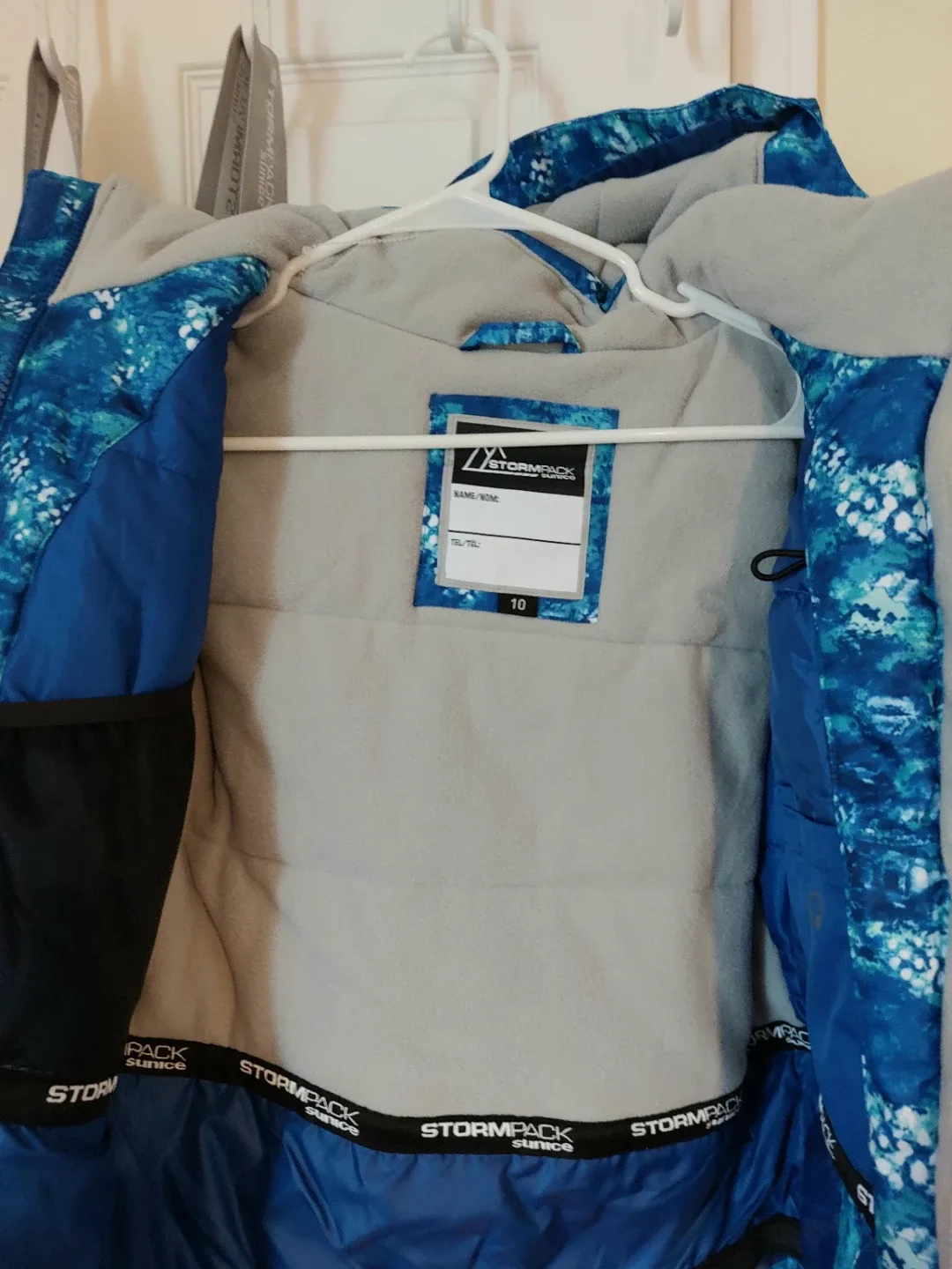 BNWT Stormpack Girl's Snowsuit - Size 10 image indicator(3)