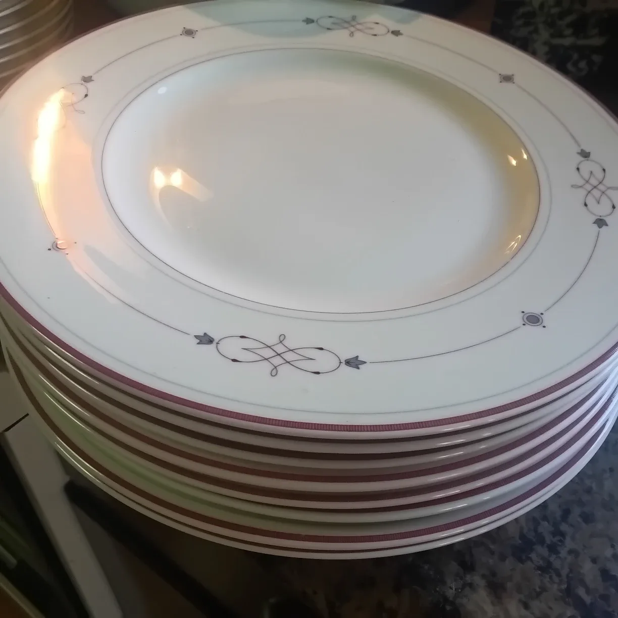 Collection of Villeroy and Boch Dishes image indicator(5)