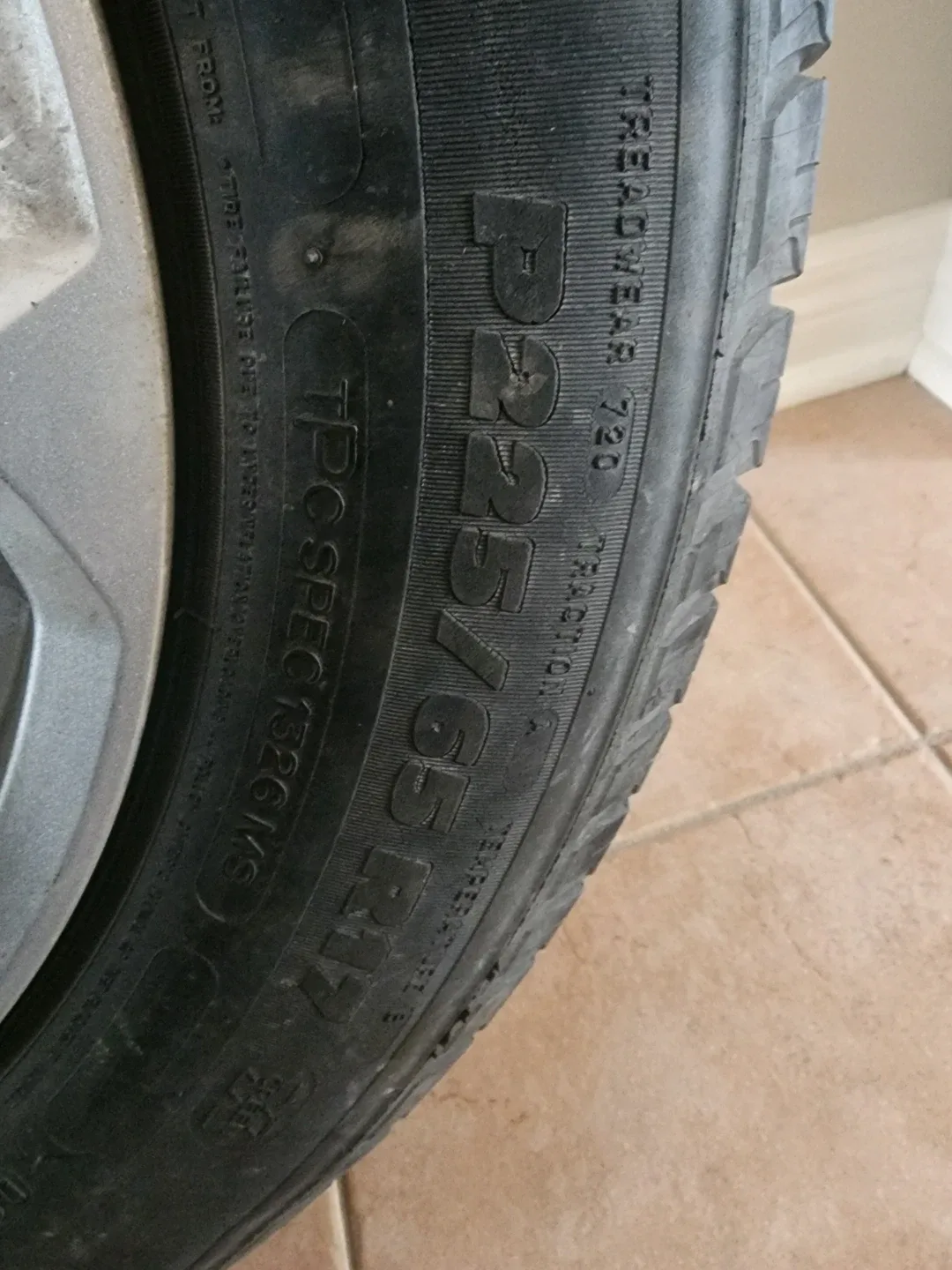 2017 Chevy Equinox: 4 Michelin winter  tires P225/65R17 and rims image indicator(3)