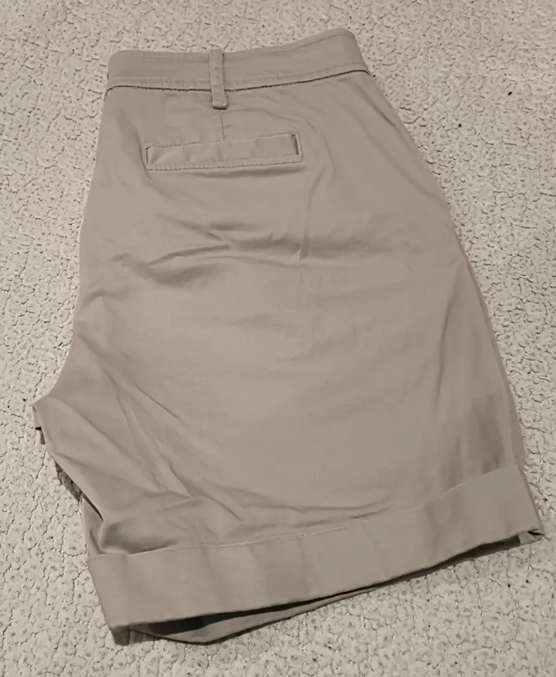 DKNY Jeans Women's Shorts - Size 8 image indicator(4)