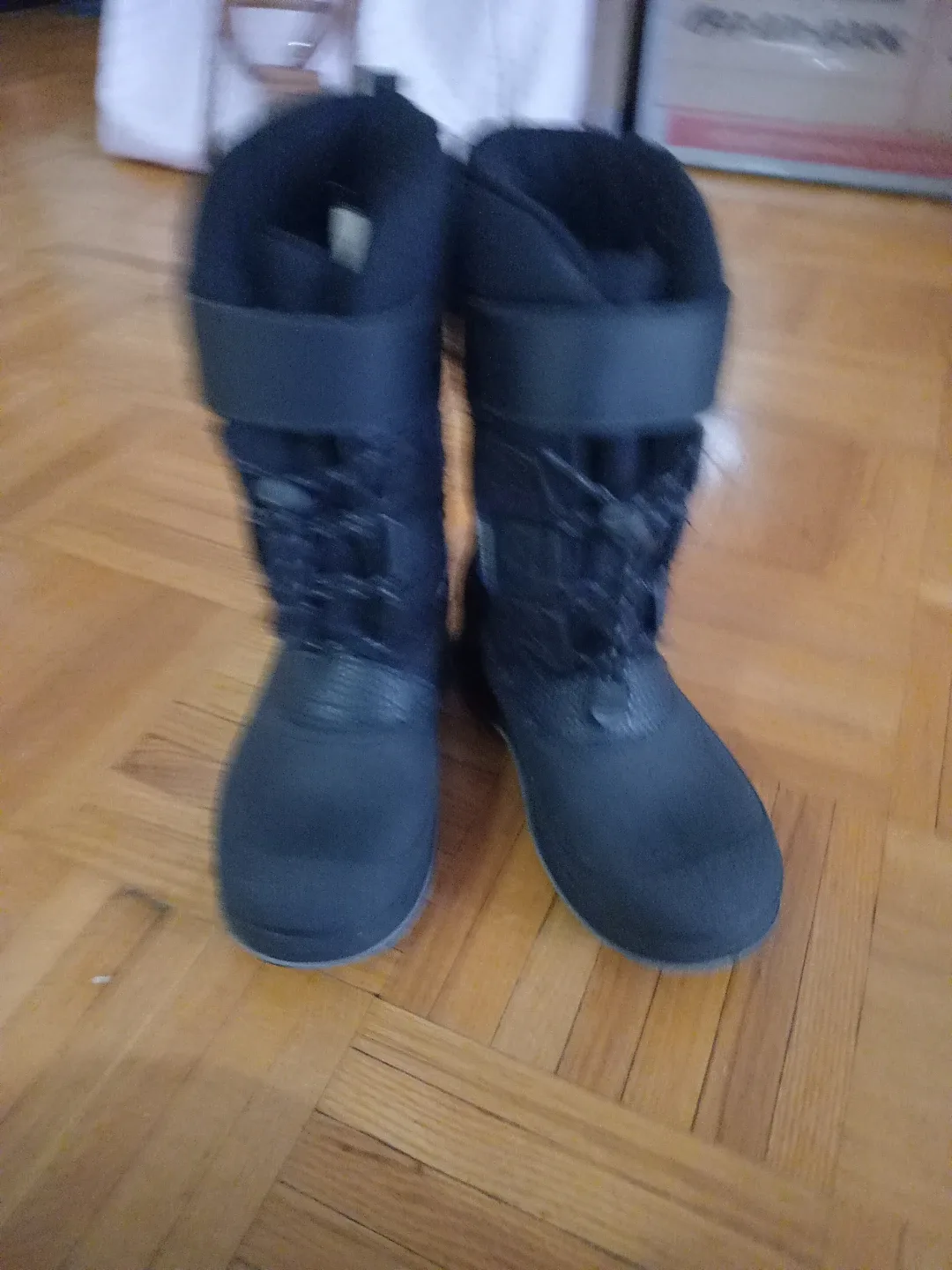 Canadian Winters Kids' Black Snow Boots Size 1 image indicator(2)