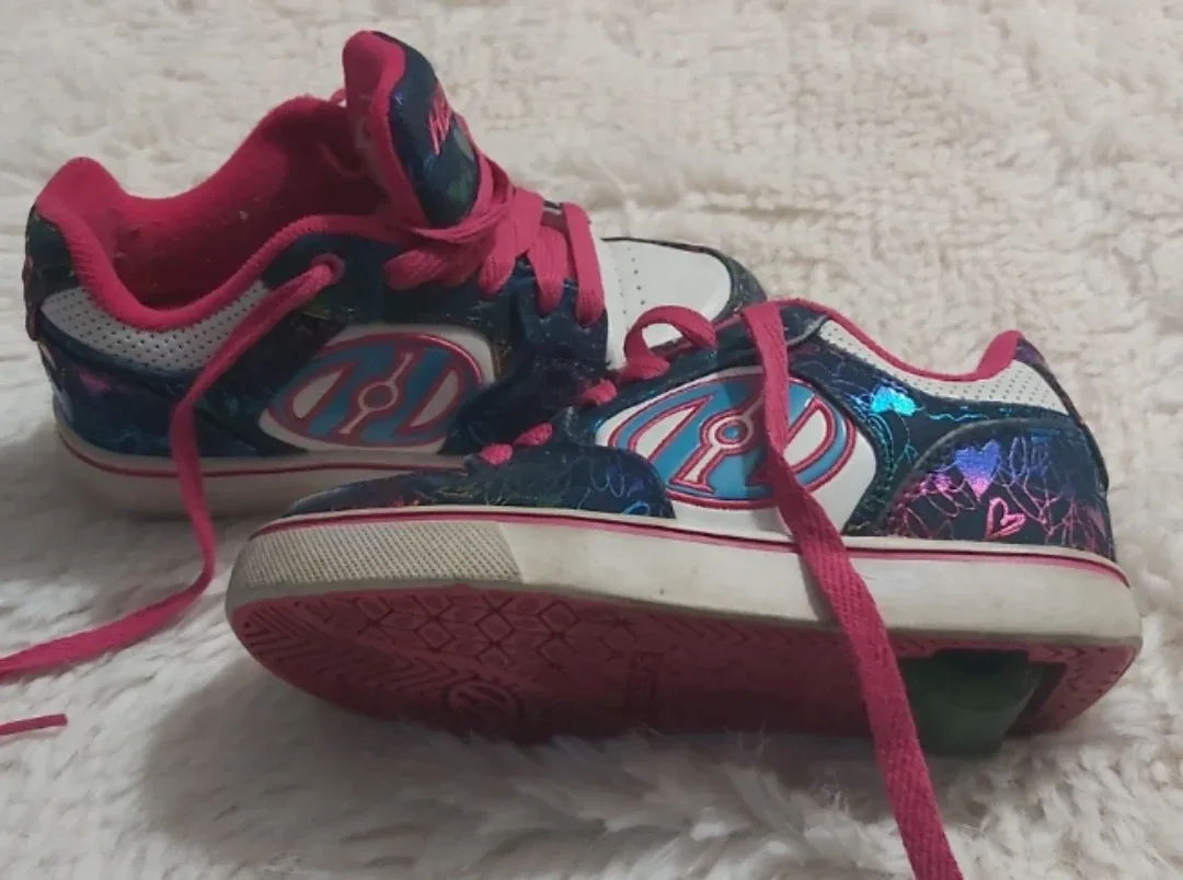 2 Pairs of Girls' Heelys (sz 2 & 4) image indicator(6)