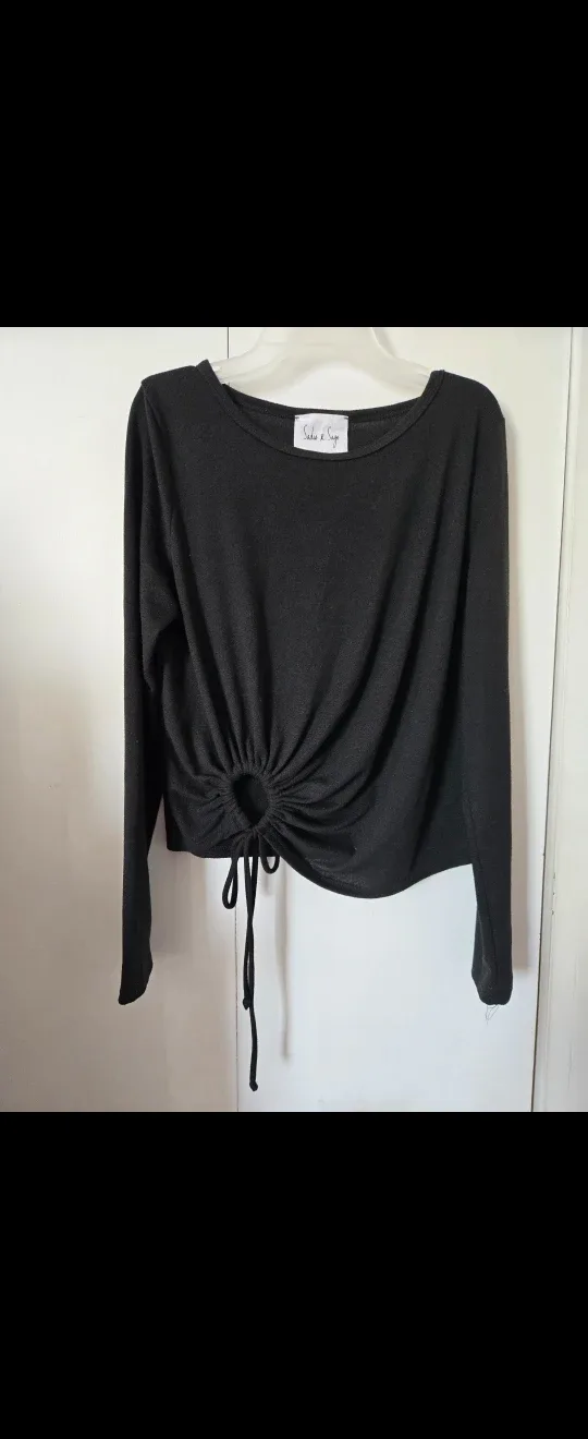 Sadie & Sage Black Long Sleeve Top