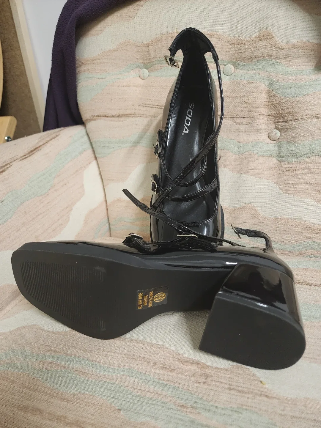 SODA Black Patent Heels - Size 8.5 image indicator(3)