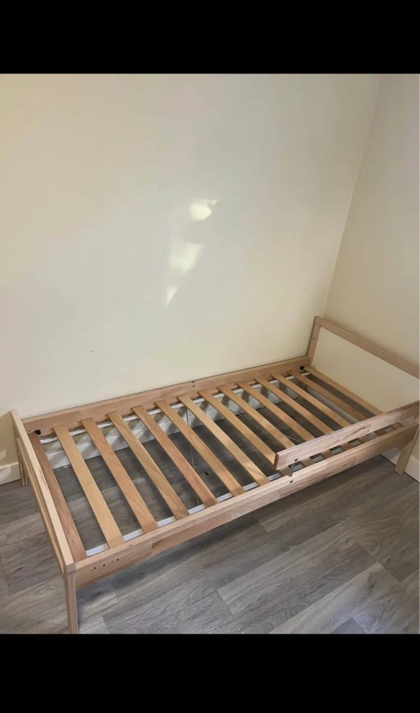 IKEA SNIGLAR Bed Frame with UNDERLIG Mattress