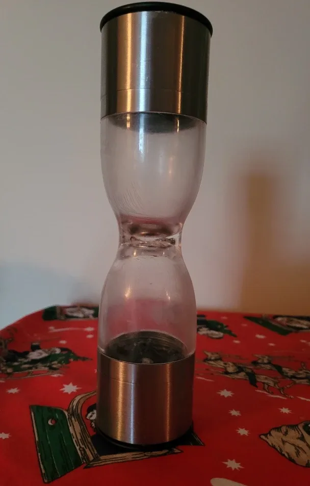 Salt and Pepper Grinder 🥕🎯