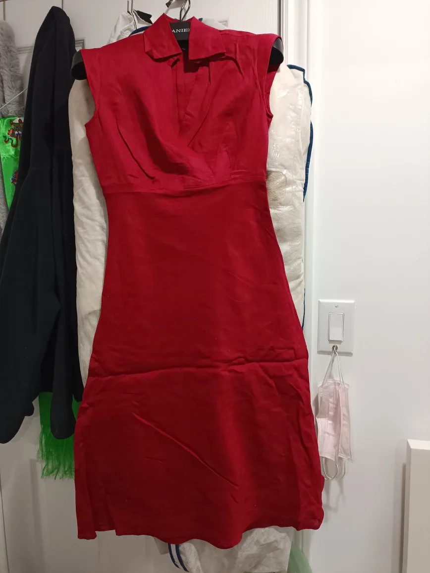 Red Sleeveless Dress