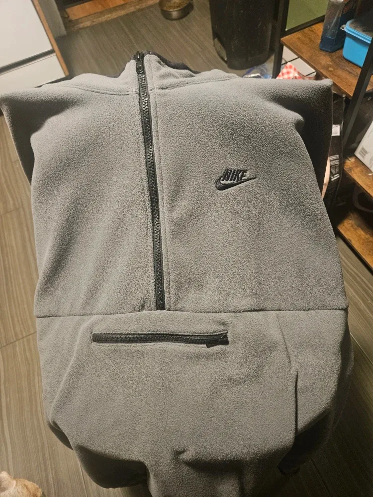 Nike Fleece Pullover - XL