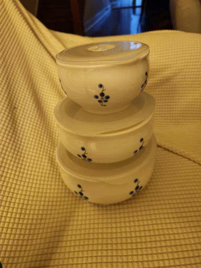 Ceramic containers with lid - set of 3 new