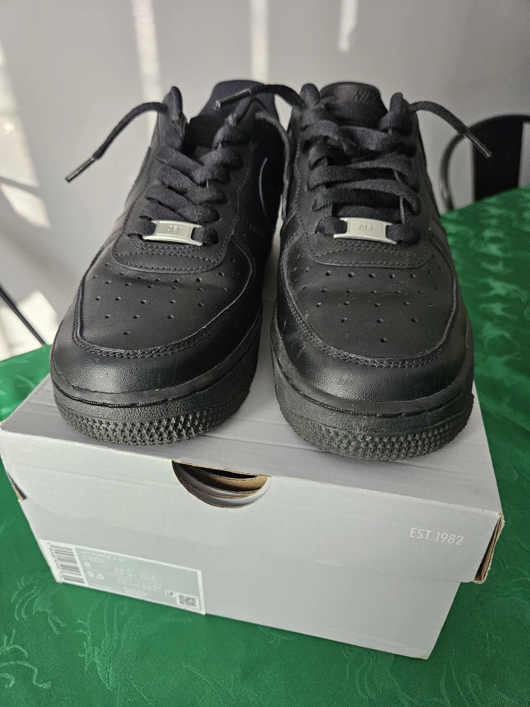 Nike Air Force 1 Black - Size 7 Men's, size 8.5 Women's - photo 4