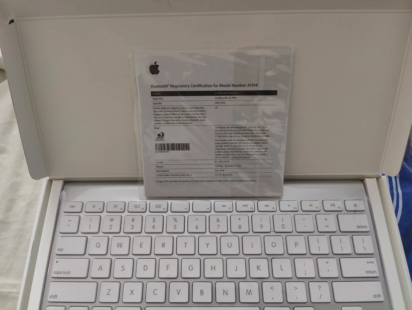 Apple Wireless Keyboard 🥕 thumbnail