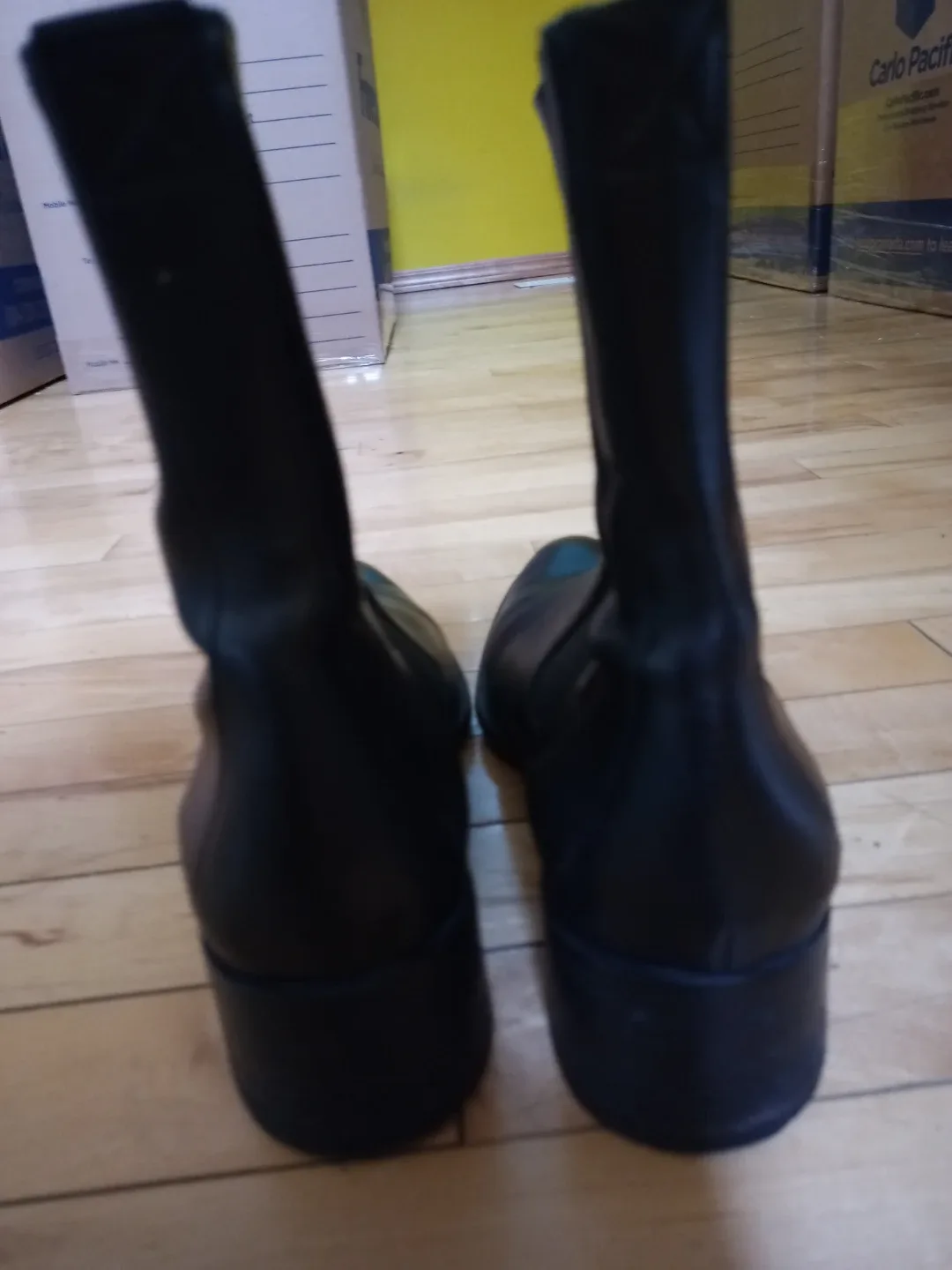 Ladies Black Leather Ankle Boots size 9 image indicator(4)