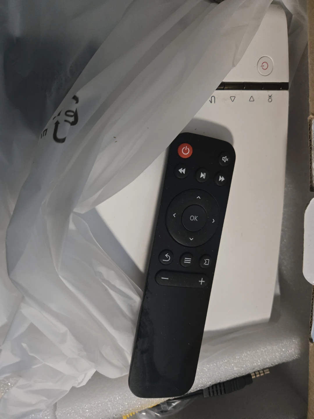 ABOX T22 Projector w/ Remote & Cables - photo 2