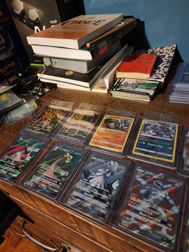 Pokemon Trading Cards Lot image indicator(5)