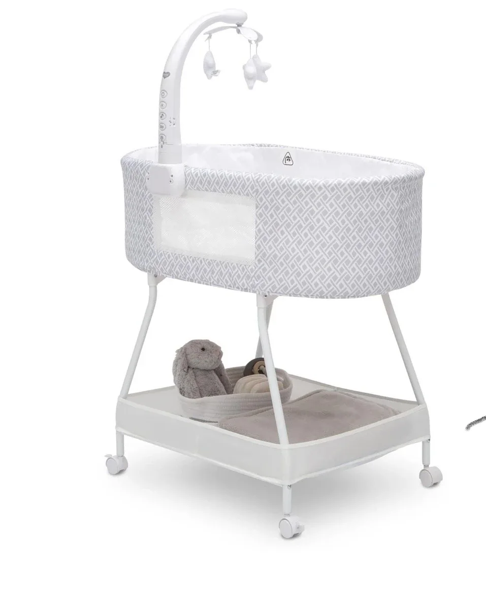 Delta Children Sweet Slumber Bassinet - Gently Used