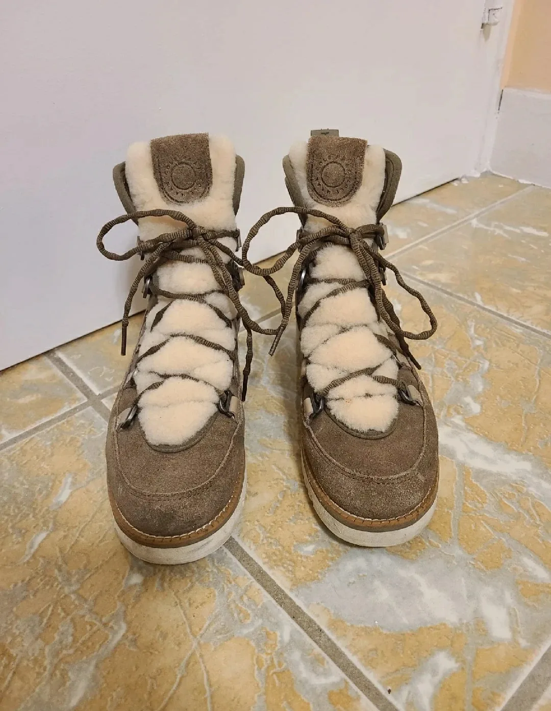 Waterproof Boots - Size 6 1/2 🥕 thumbnail