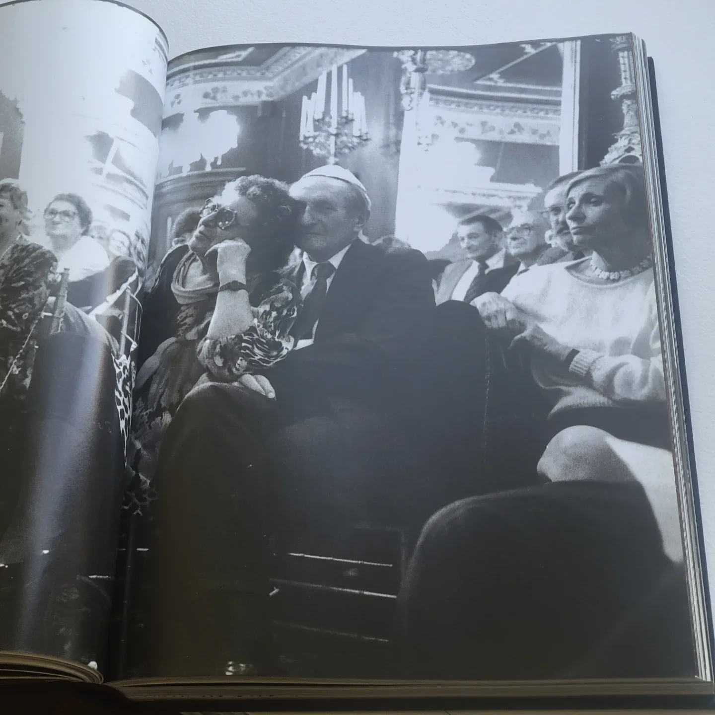 Annie Leibovitz A Photographer's Life  Hardcover Blue Book image indicator(4)