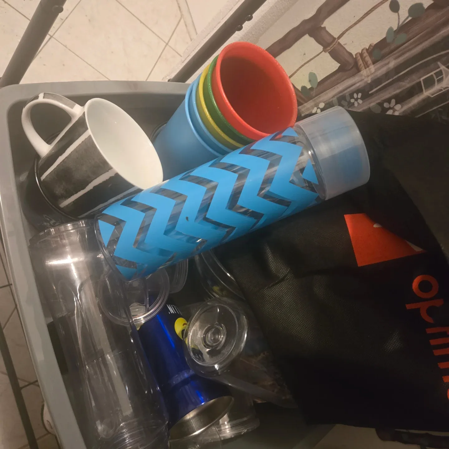 Free cups and mugs thumbnail