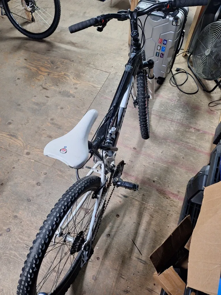 Schwinn Sidewinder Bike thumbnail