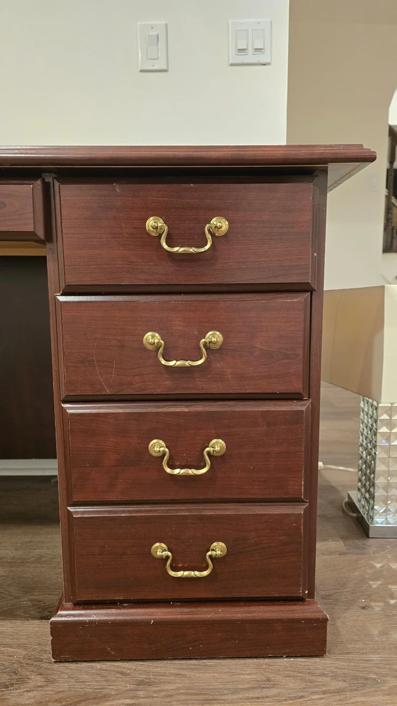 Large Wooden Executive Desk - photo 3