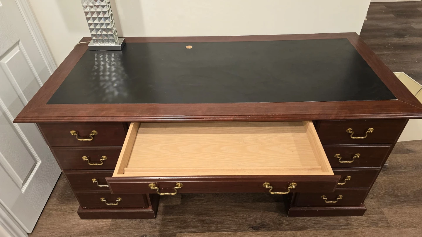 Large Wooden Executive Desk - photo 4