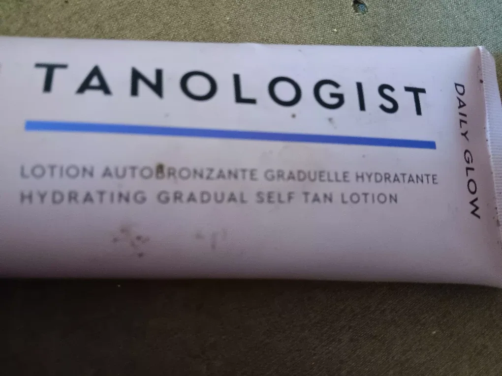 Tanologist Daily Glow Hydrating Self Tan Lotion image indicator(3)