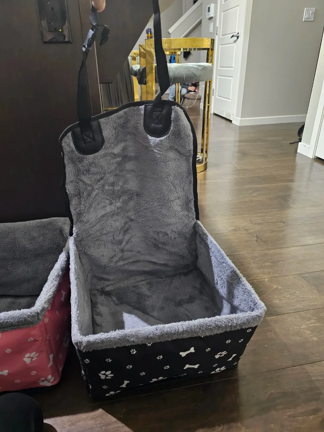 Dog/Cat Booster Car Seat - Black & Pink image indicator(2)