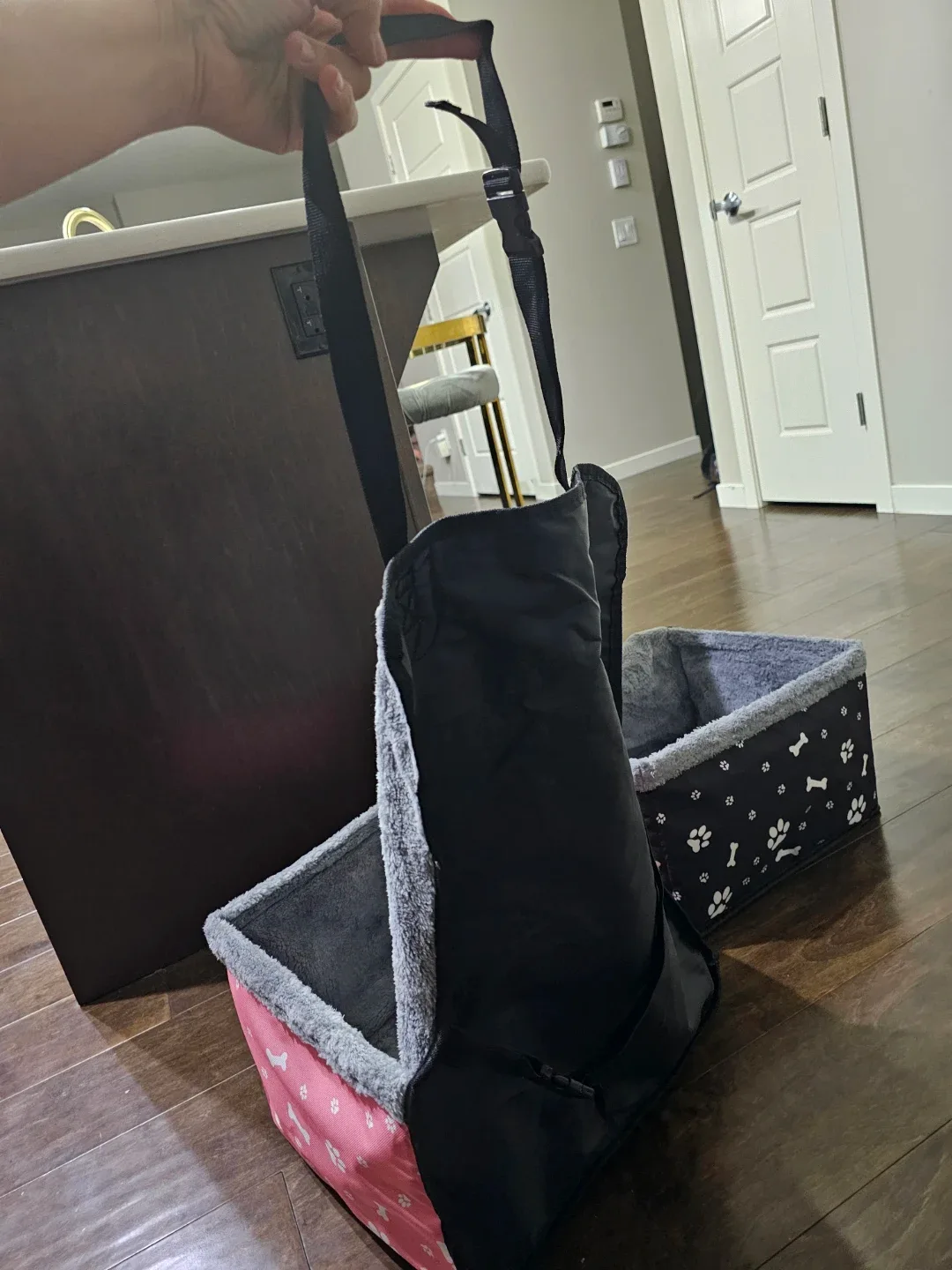 Dog/Cat Booster Car Seat - Black & Pink image indicator(5)