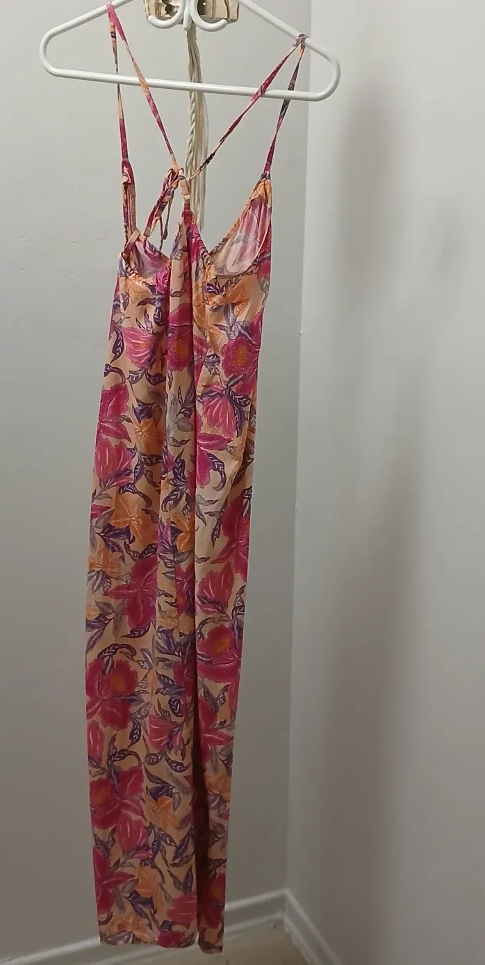 2 Floral Maxi Dresses image indicator(3)