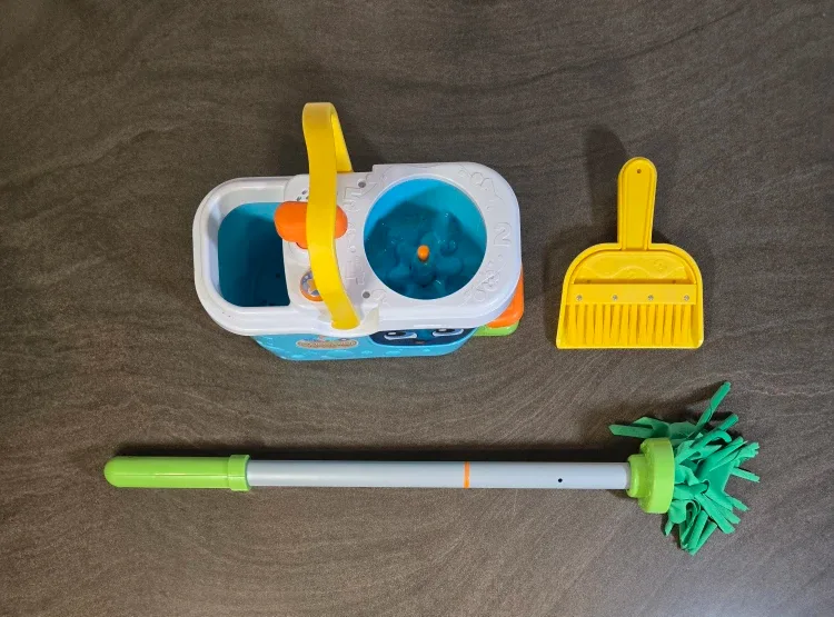 LeapFrog Clean Sweep Learning Caddy image indicator(3)